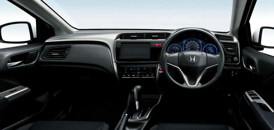 Торпедо Honda Grace 2015 года  (фото 5 из 10)